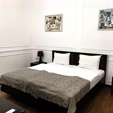 Boutique Living Hotel Ереван Экстерьер фото