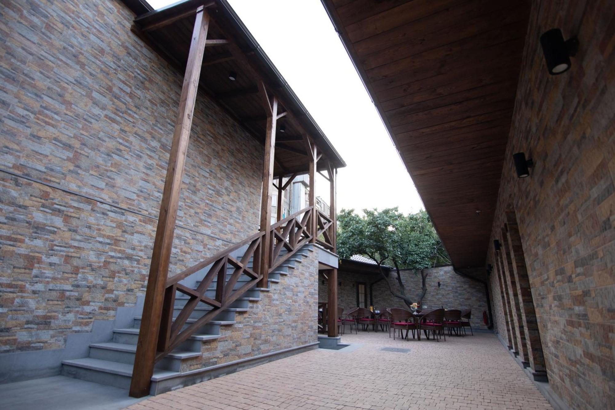 Boutique Living Hotel Ереван Экстерьер фото