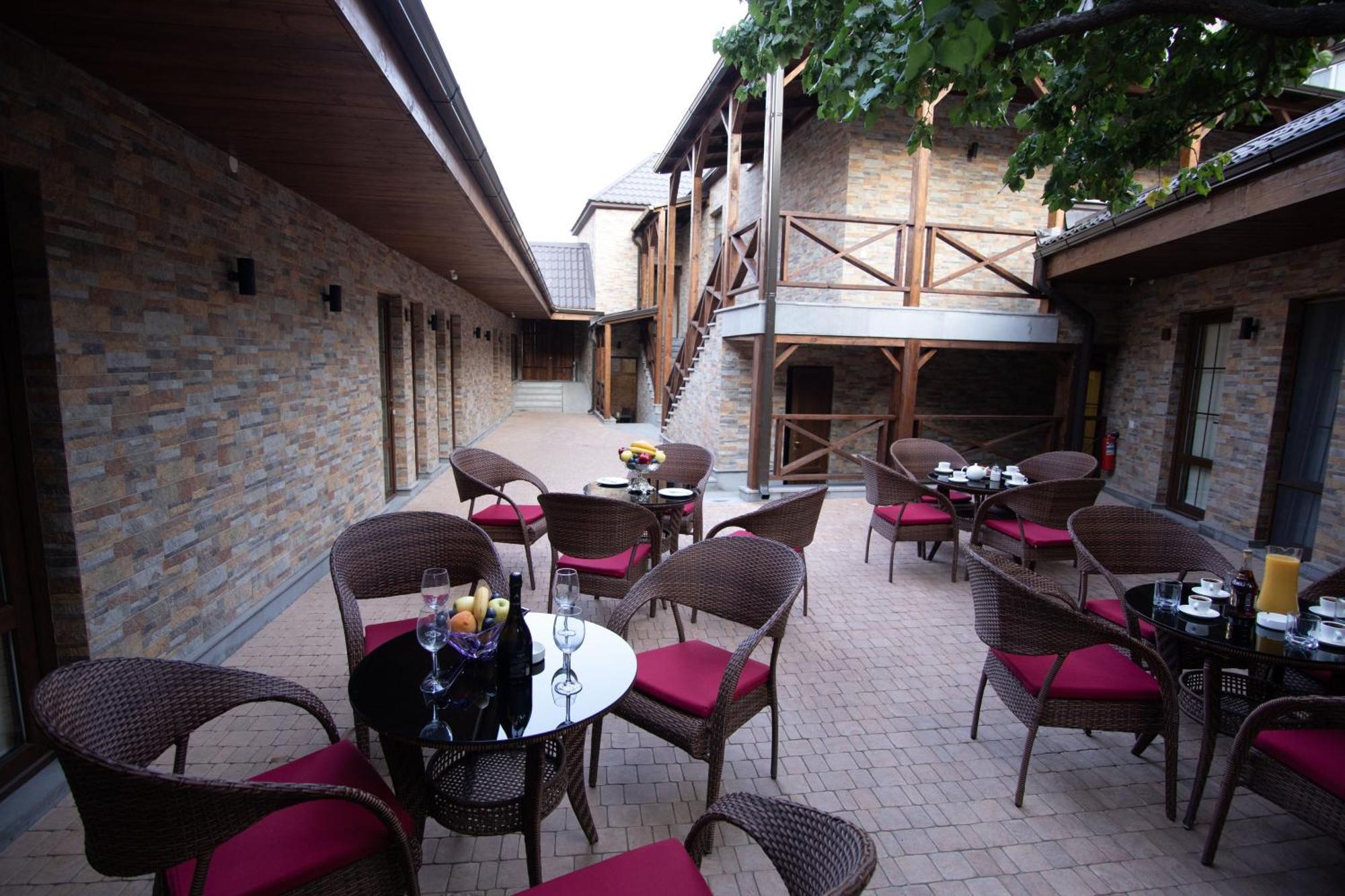 Boutique Living Hotel Ереван Экстерьер фото