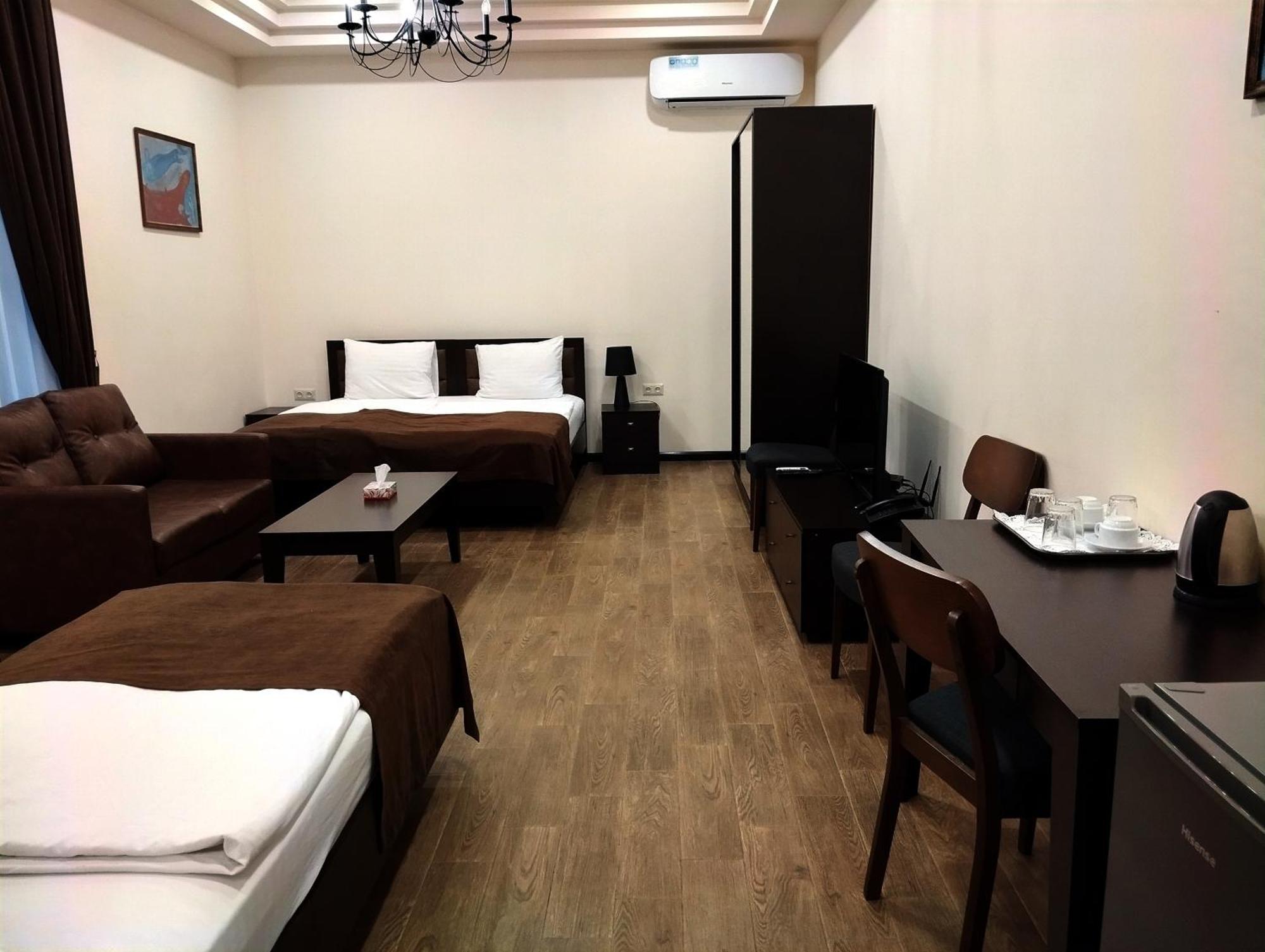 Boutique Living Hotel Ереван Экстерьер фото