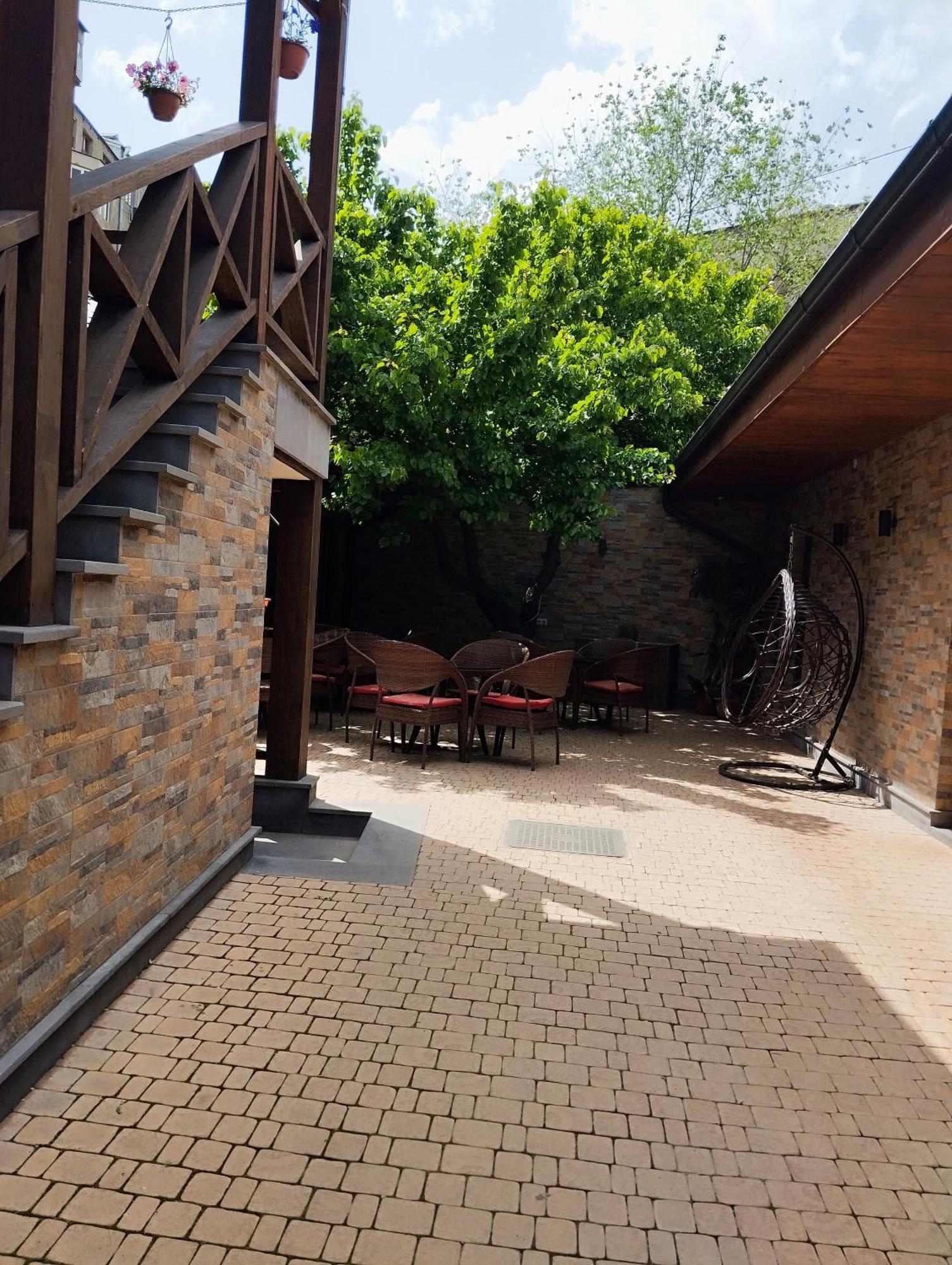 Boutique Living Hotel Ереван Экстерьер фото